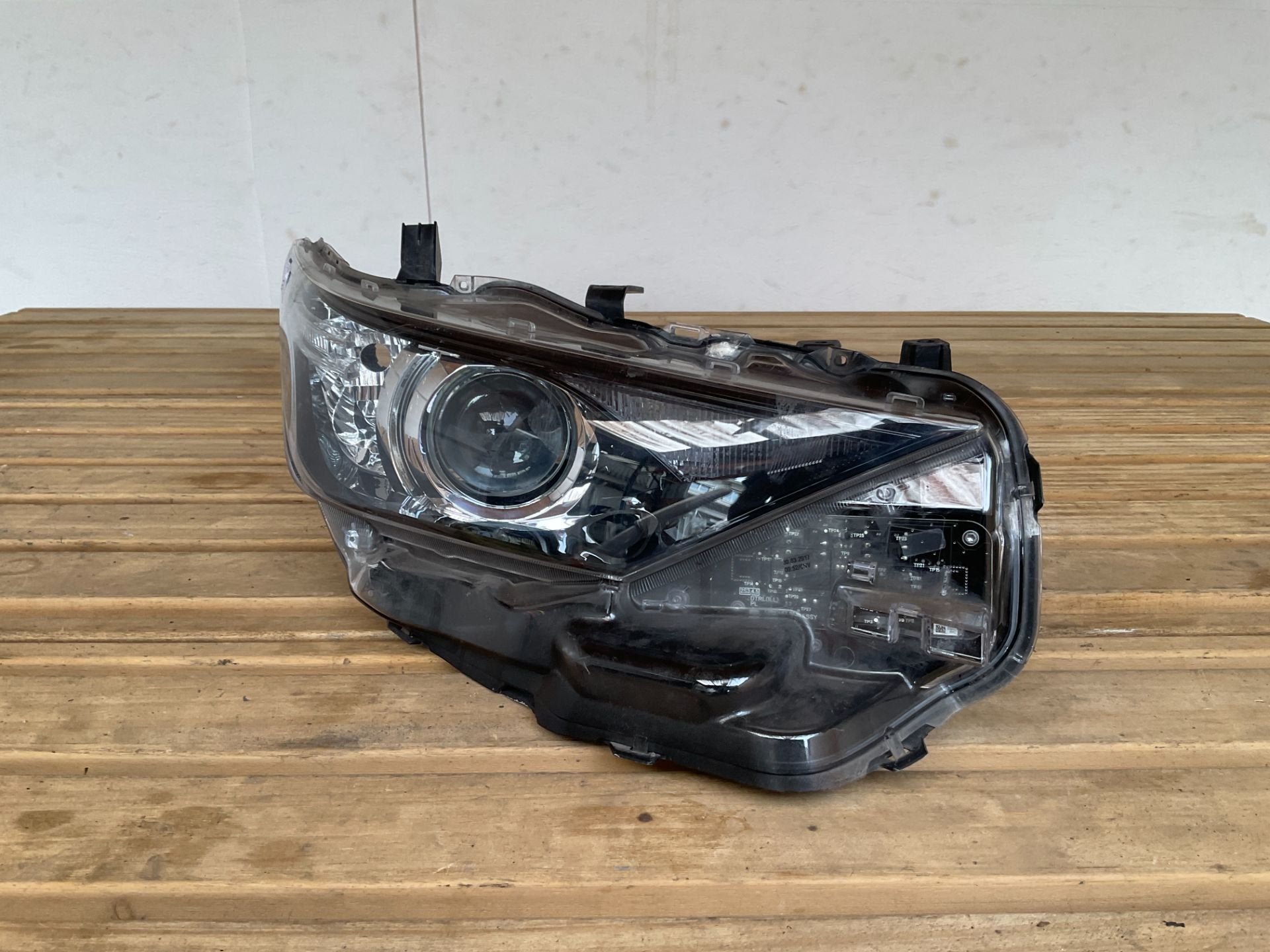 Phare droit Toyota Auris 81130-02K30 90078097 b3-4437, Info@toyota.co.jp, Toyota Motor Corporation, Toyota-Cho 1
471-8571  Toyota City