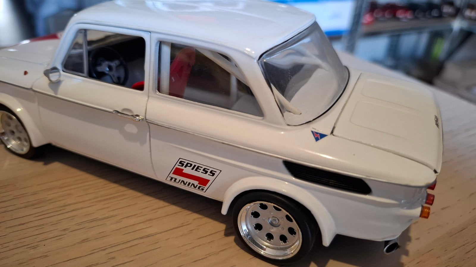 voiture miniature 1 18, Hobby & Loisirs créatifs, Enlèvement ou Envoi, Comme neuf, Voiture, Revell