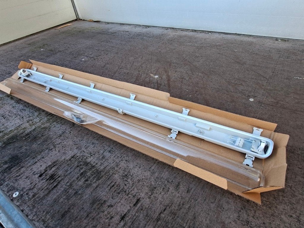 2 nieuwe led tl armaturen 120 cm lang - IP65 waterproof, Ophalen, Nieuw, Minder dan 50 watt, Armatuur