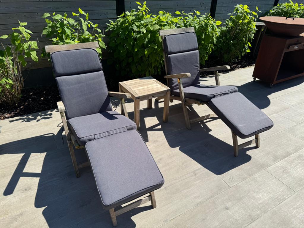 Teak ligstoelen met tafel, Tuin en Terras, Ophalen, Zo goed als nieuw, Teakhout, Verstelbaar