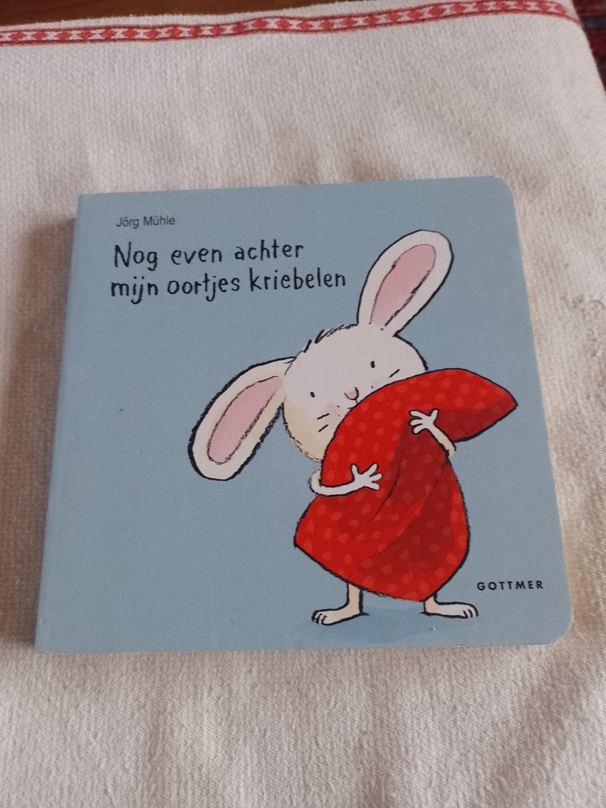 Nog even achter mijn oortjes kriebelen, Livres, Livres pour enfants | 0 an et plus, Enlèvement ou Envoi, Comme neuf