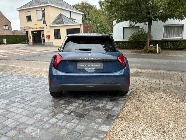 MINI Cooper E Favoured Trim 18 pouces/cuir TVA déductible, Autos, Cuir, Achat, 135 kW, Entreprise