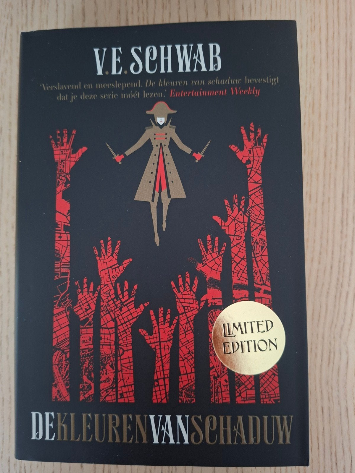 V.E. Schwab - De kleuren van schaduw, nieuw, limited edition, Boeken, Fantasy, Ophalen of Verzenden, V.E. Schwab