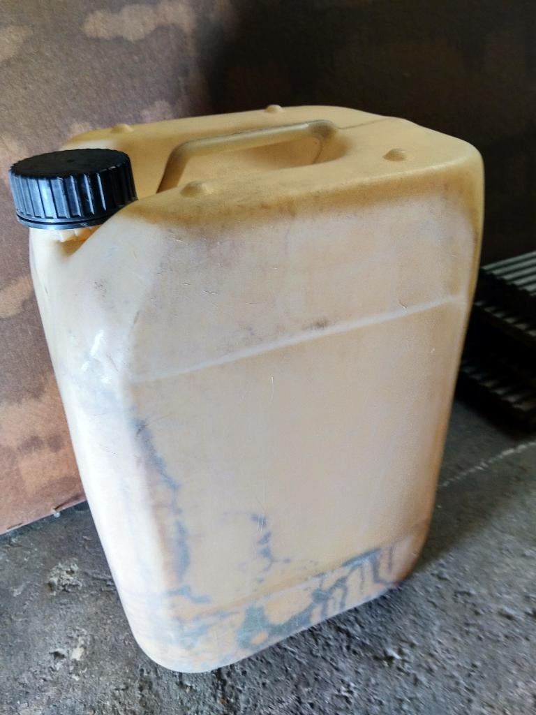 kunststof Jerrycans 20L/ 25L - 5 st, Ophalen