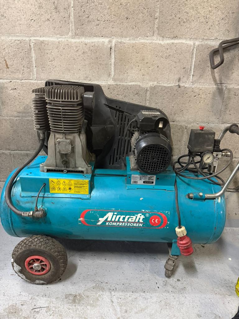 Aircraft compressor, Doe-het-zelf en Bouw, Compressors, Gebruikt, 6 tot 10 bar, 25 tot 100 liter, 400 tot 800 liter/min