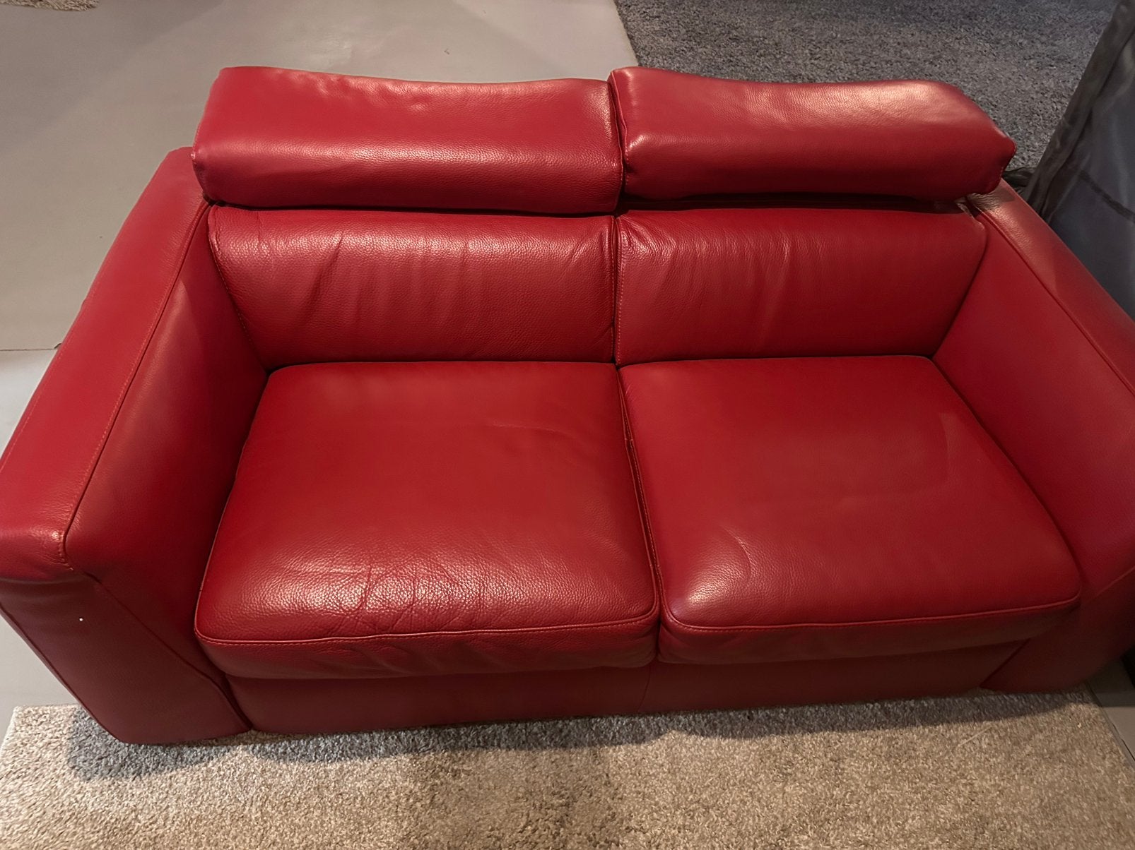 Twee persoons zetel (Rood), Ophalen, Zo goed als nieuw