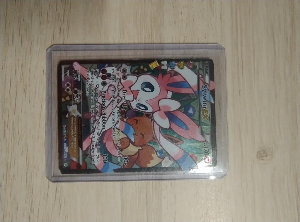 Sylveon full art HP - generations, Hobby en Vrije tijd, Verzamelkaartspellen | Pokémon, Ophalen of Verzenden