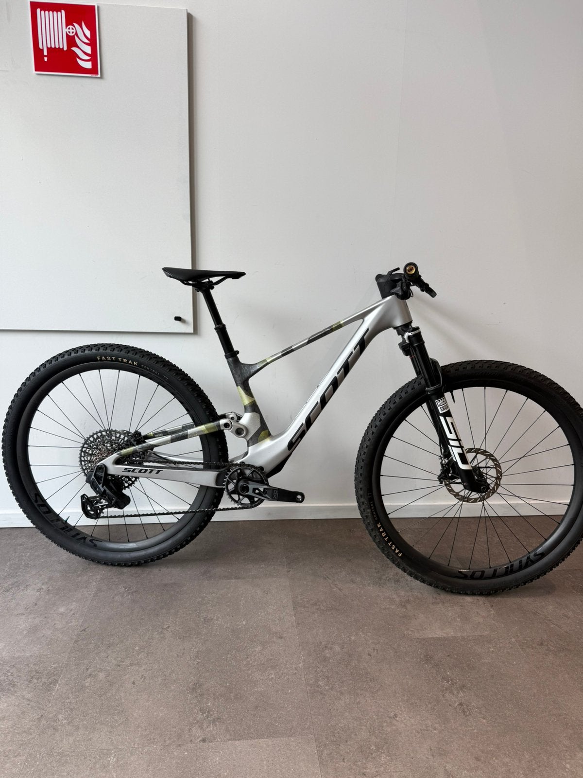 Scott Spark RC World Cup Small, Fietsen en Brommers, Fietsen | Mountainbikes en ATB, Ophalen, Zo goed als nieuw