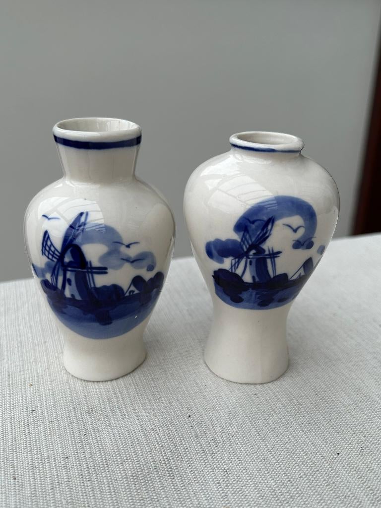2 vases vintage bleus de Delft avec motif de moulin à vent, Enlèvement, Comme neuf, Bleu