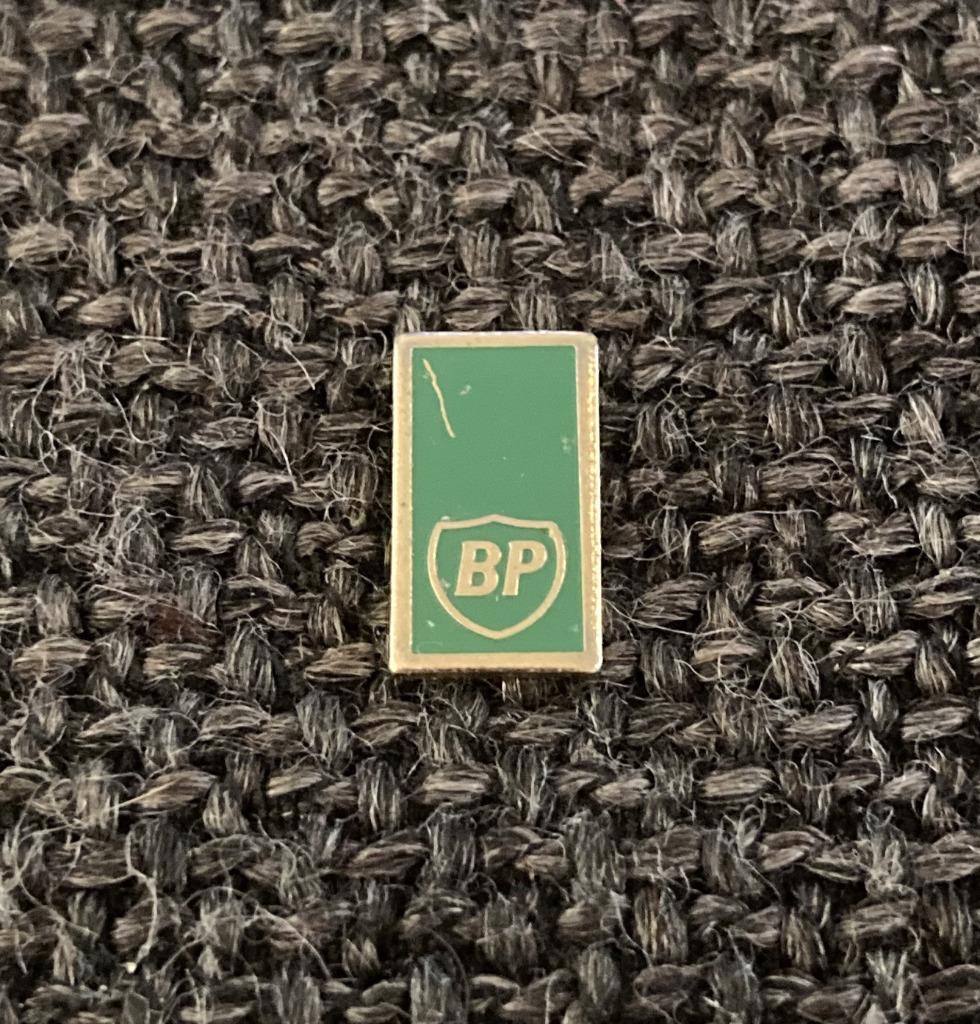 PIN - BP - AARDOLIE - OLIE - OIL - HUILE, Verzamelen, Verzenden, Gebruikt, Transport, Speldje of Pin