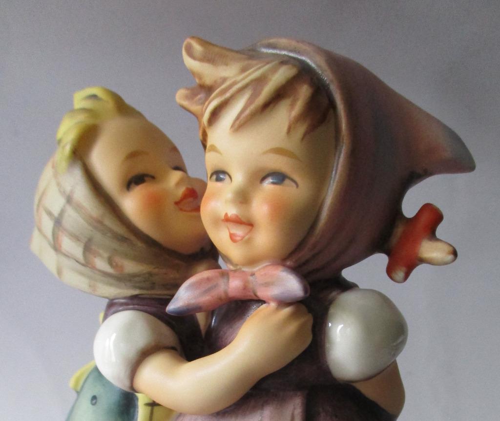 M I Hummel:196/0-Telling her Secret-14½cm. 1980’s -Excellent, Verzamelen, Verzenden, Zo goed als nieuw, Hummel