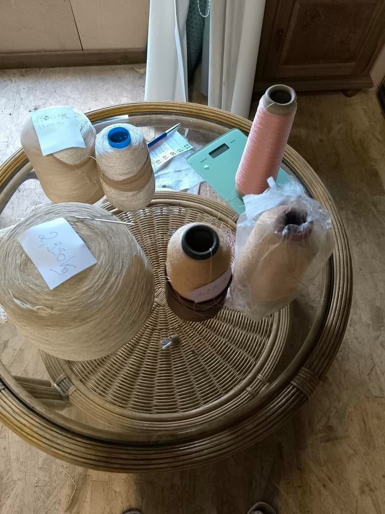 Haakgaren, beige, goudkleurig en roze., Hobby en Vrije tijd, Breien en Haken, Ophalen of Verzenden