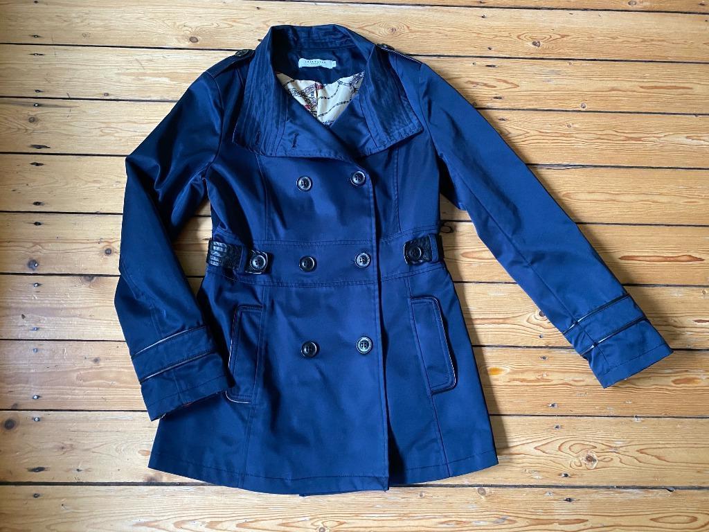 Als nieuw. Lola&Liza, maat L, 38/40, donkerblauwe trenchcoat, Taille 38/40 (M), Enlèvement ou Envoi, Lola & Liza, Comme neuf