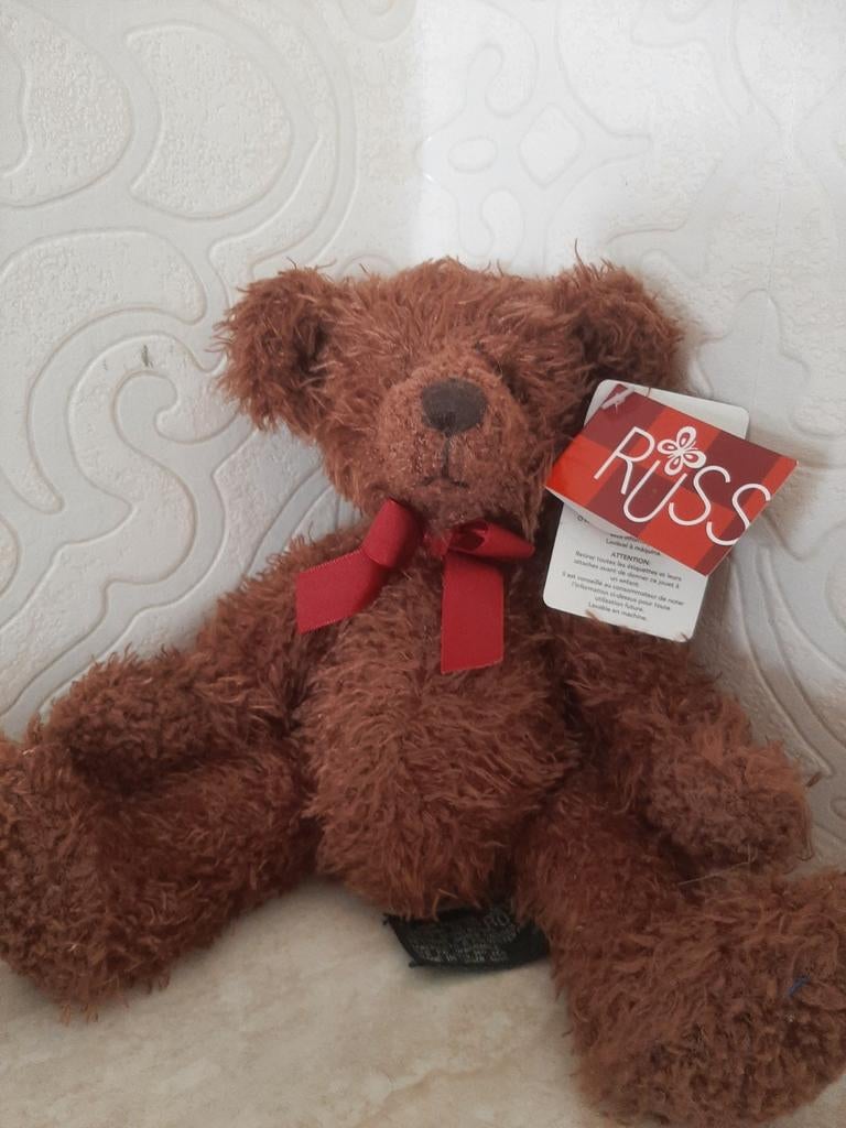 Peluche ours en peluche Russ Berrie « Jean-Claude » — 28 cm, Collections, Ours & Peluches, Neuf, Enlèvement ou Envoi