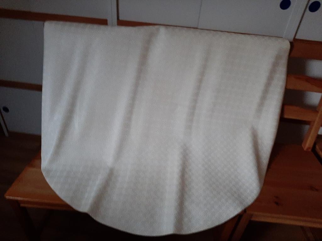 Ronde tafelbeschermer, Ophalen
