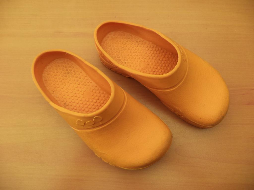 gele tuinklompen in maat 29-30, Jongen of Meisje, Schoenen, Ophalen of Verzenden, Zo goed als nieuw