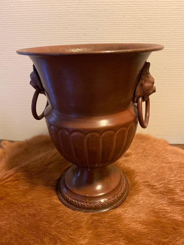 Brocante coupe met leeuwenkopjes, Enlèvement