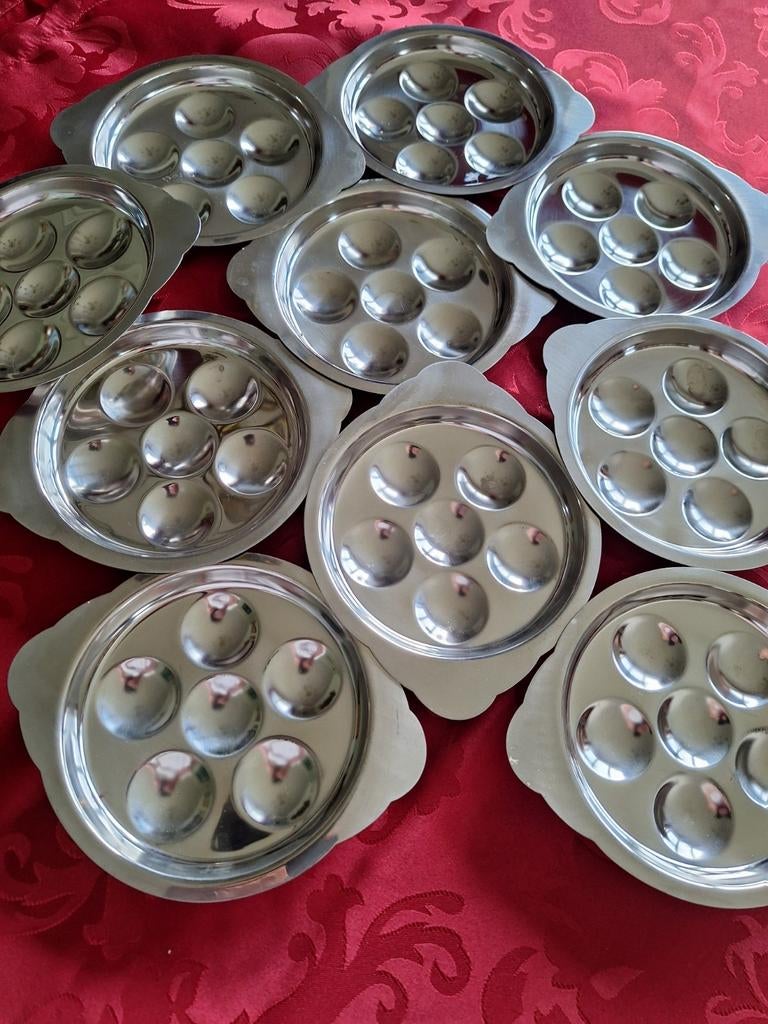 10 assiettes à escargots en acier inoxydable, Neuf, Assiettes(s), Enlèvement, Autres matériaux