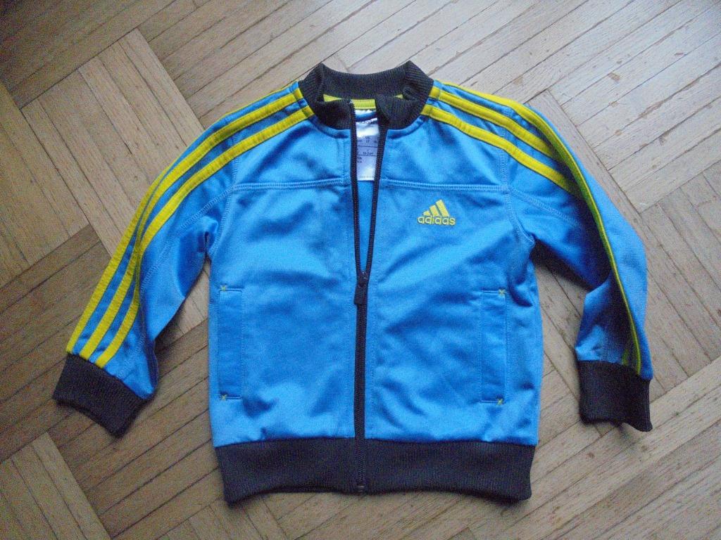 adidas sportjasje maat 92, Kinderen en Baby's, Kinderkleding | Maat 92, Adidas, Sport- of Zwemkleding, Ophalen of Verzenden, Zo goed als nieuw