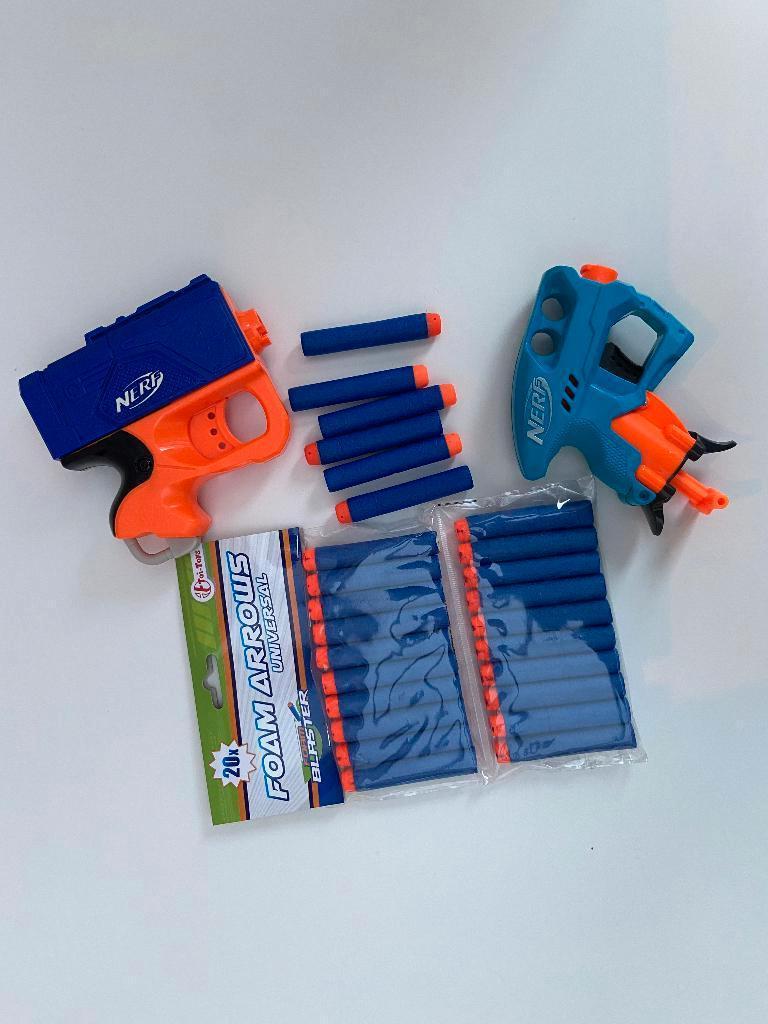 Nerf: 2 pistolen voor foam kogels + navulpak, Ophalen of Verzenden, Zo goed als nieuw