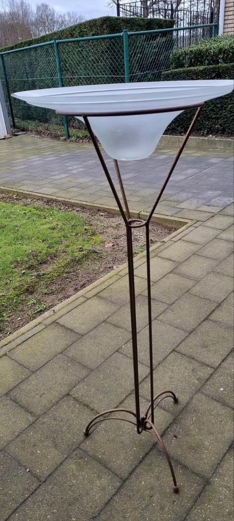 Staander en schaal, Ophalen