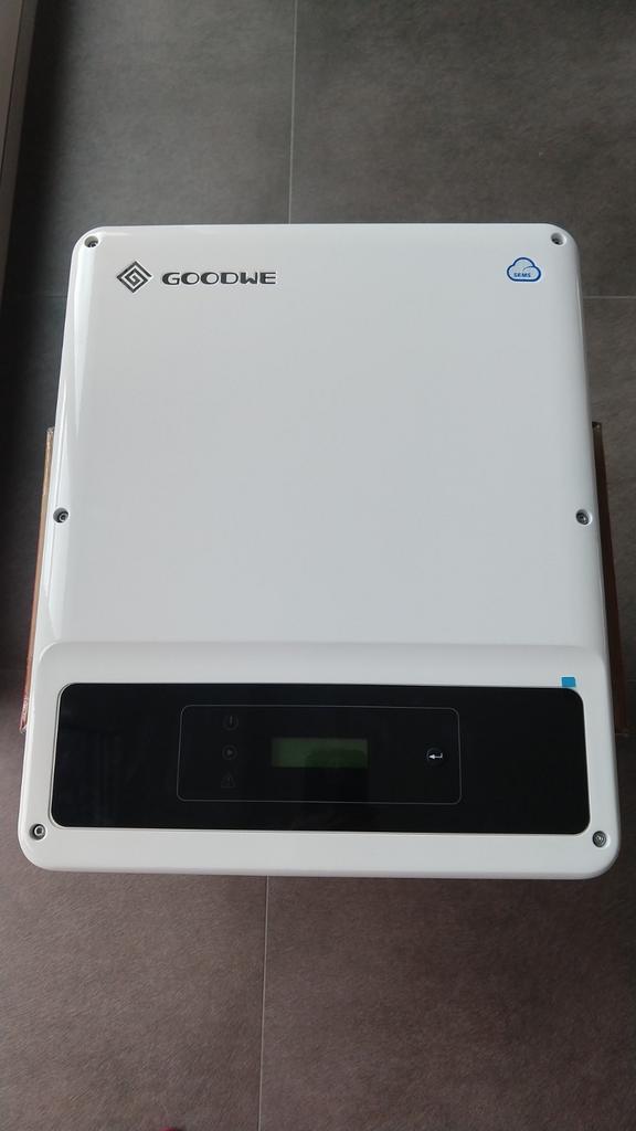 Goodwe GW5000T-DS met wifi : nieuw, Synergrid en fluvius OK, Ophalen of Verzenden, Nieuw, Compleet systeem, 200 wattpiek of meer