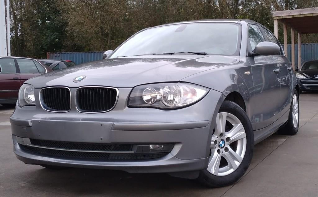 BMW 118 d (AUTOMAAT), Autos, BMW, 100 kW, Capteur de lumière, Noir, Automatique