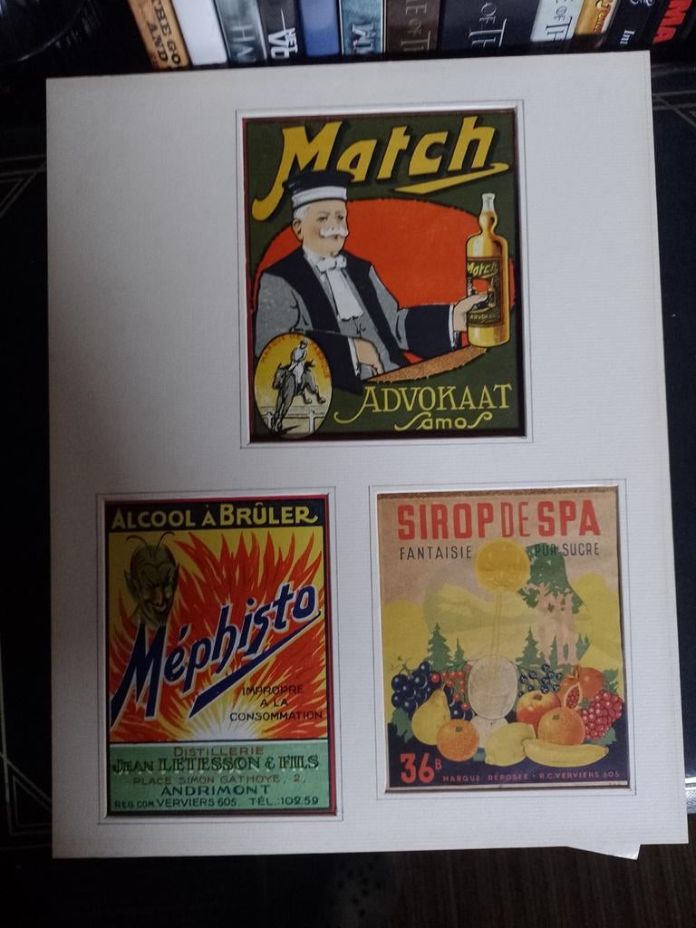 Drie oude etiketten van op de flessen, Antiek en Kunst, Ophalen