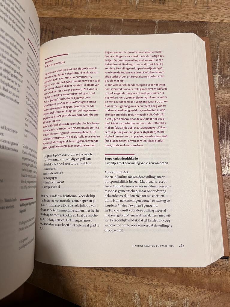 De Joodse keuken, 800 authenthieke recepten uit de diaspora, Hoofdgerechten, Ophalen of Verzenden, Zo goed als nieuw, Claudia Roden