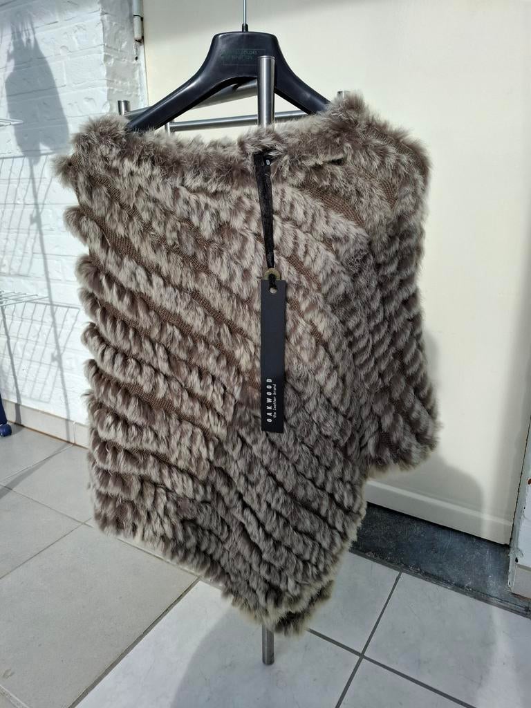 Taupe fluffy poncho Oakwood nieuw, Kleding | Dames, Ophalen of Verzenden