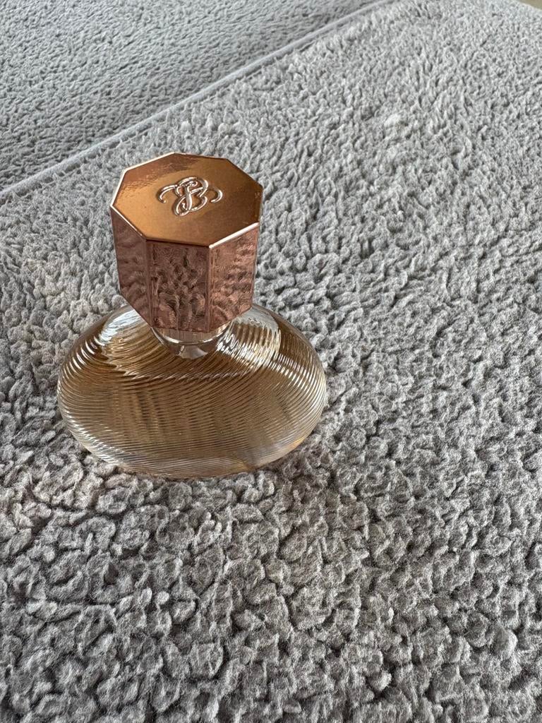 Estée Lauder, Enlèvement, Comme neuf