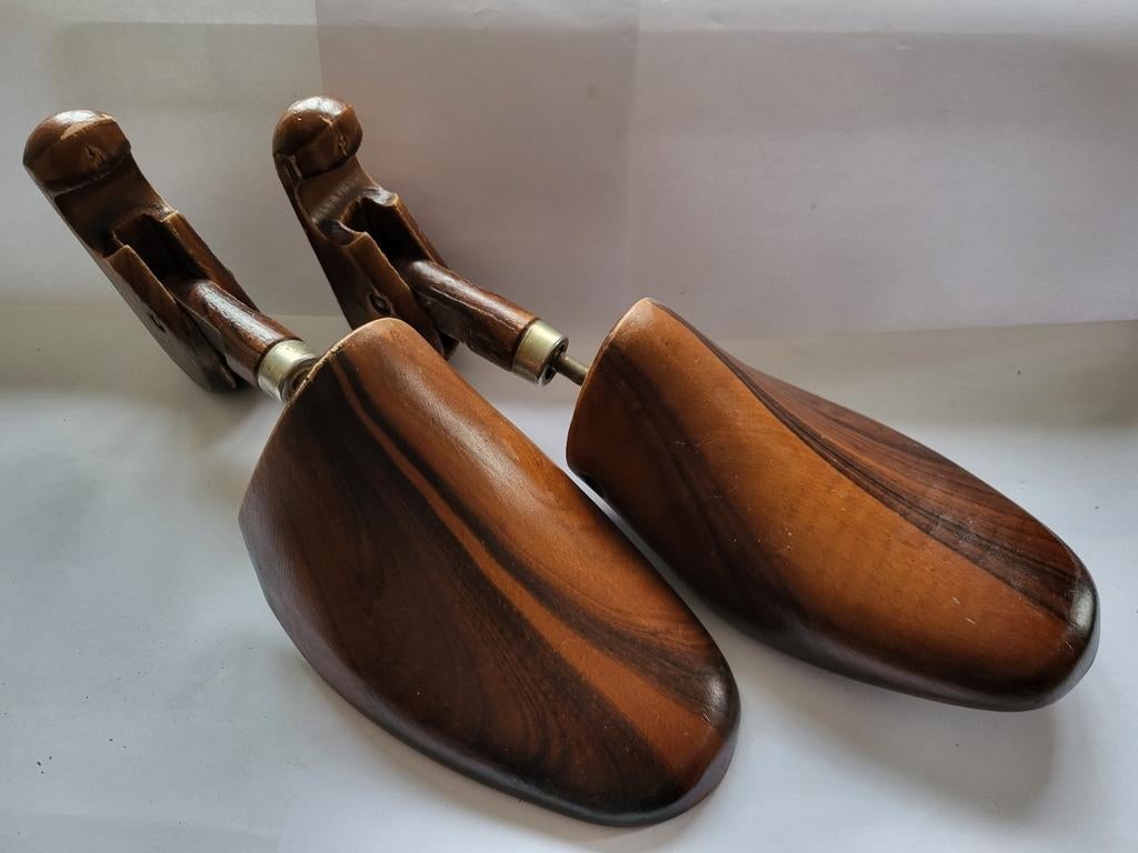 Embauchoir taille 40, Enlèvement ou Envoi, Comme neuf, Brun, Autres types