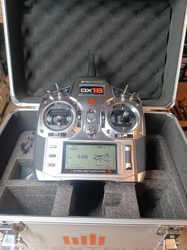 Spektrum DX18, Hobby en Vrije tijd, Modelbouw | Radiografisch | Vliegtuigen, Ophalen of Verzenden, Zo goed als nieuw