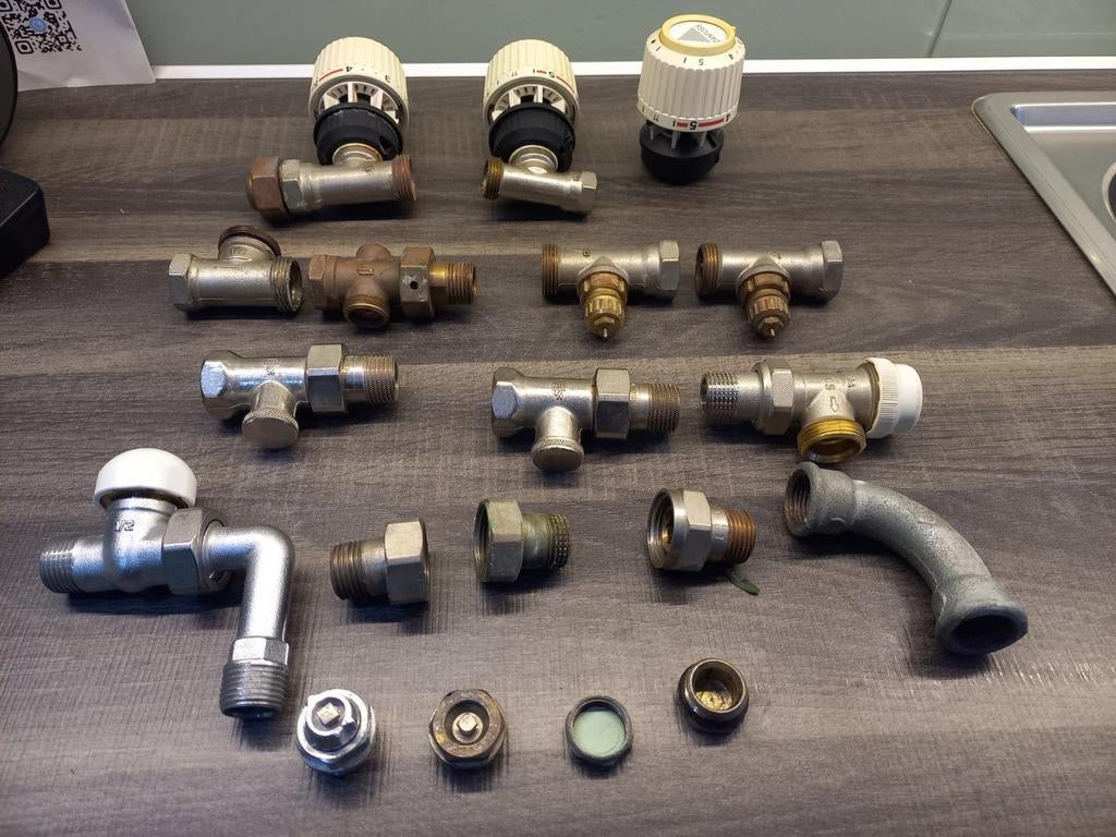 Lot de plomberie pour raccordement radiateur, Ophalen, Zo goed als nieuw