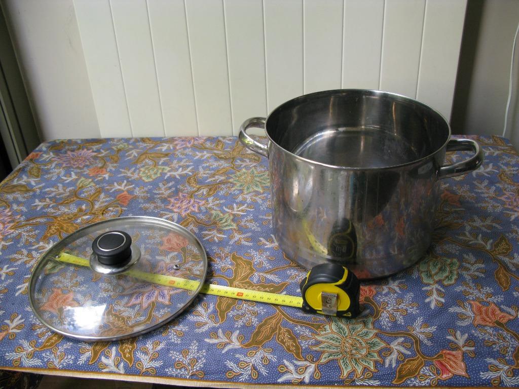 grande marmite avec couvercle de 24,5 cm de diamètre 8 liter, Enlèvement ou Envoi, Utilisé, Inox, Casserole ou Cocotte-minute