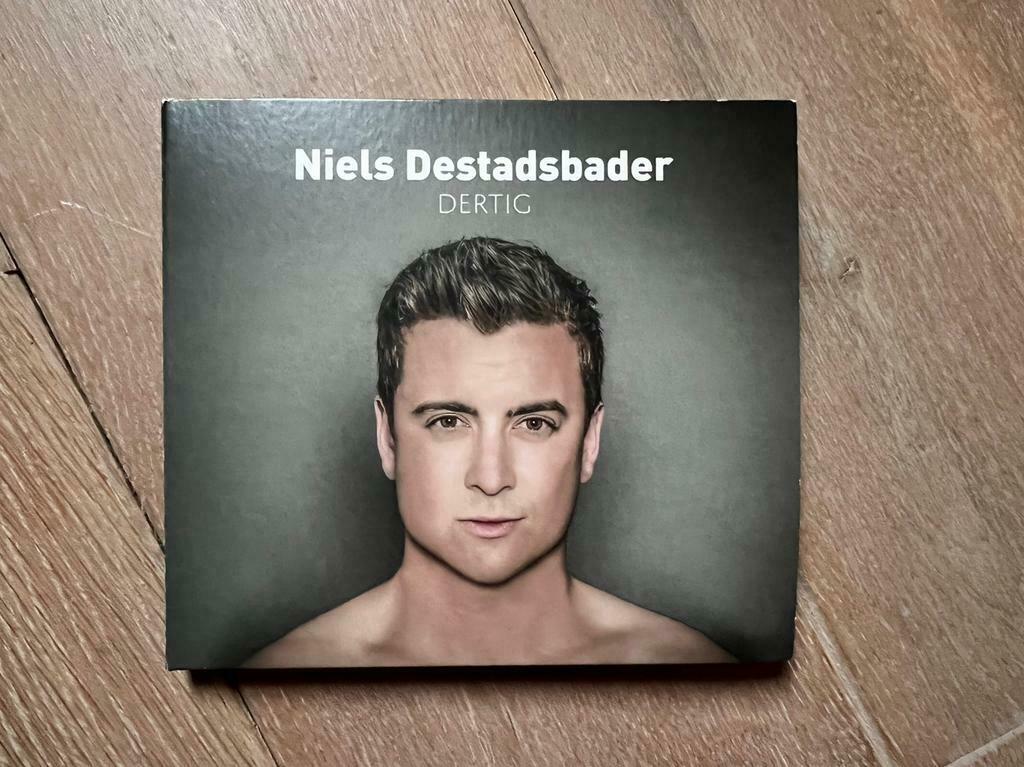 Cd ‘Dertig’ van Niels Destadsbader in luxeversie, Ophalen of Verzenden, Gebruikt