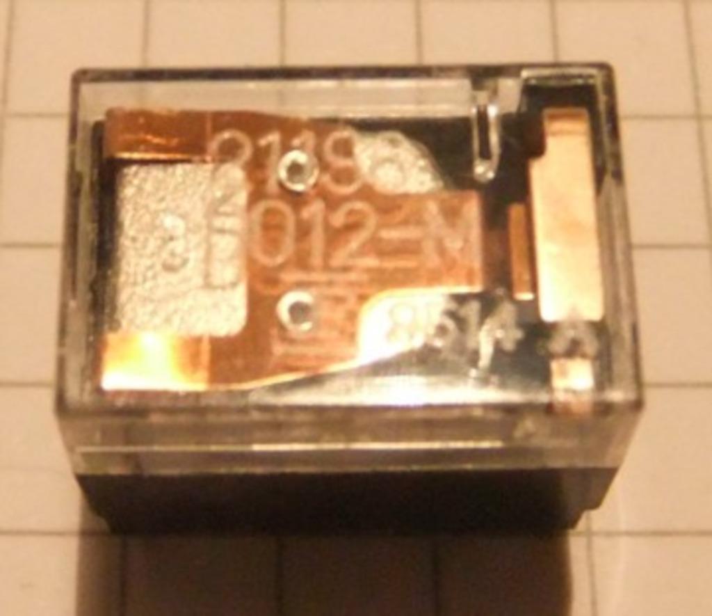 Relais Fujitsu 211SC DO12-M/montage sur PCB, Enlèvement ou Envoi, Comme neuf
