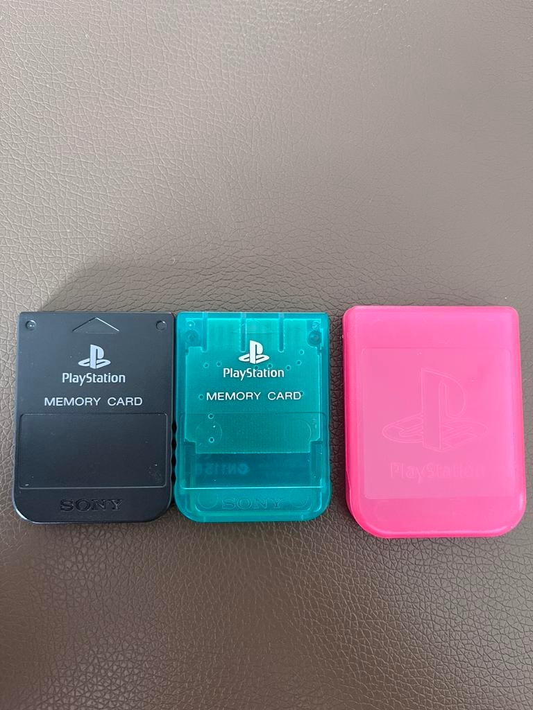 2x Memory Card PlayStation 1 + cover, Games en Spelcomputers, Ophalen of Verzenden, Zo goed als nieuw