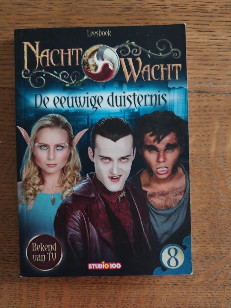 boek nachtwacht: de eeuwige duisternis (studio 100), Ophalen of Verzenden, Zo goed als nieuw, Fictie