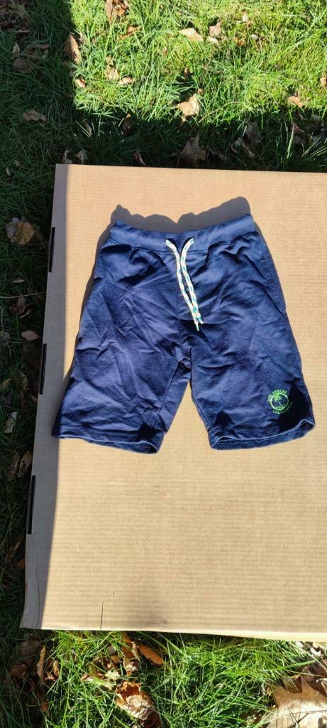 Leuke donkerblauwe sweatshort short sportshort 122 128, Ophalen of Verzenden, Gebruikt, Jongen of Meisje, Broek