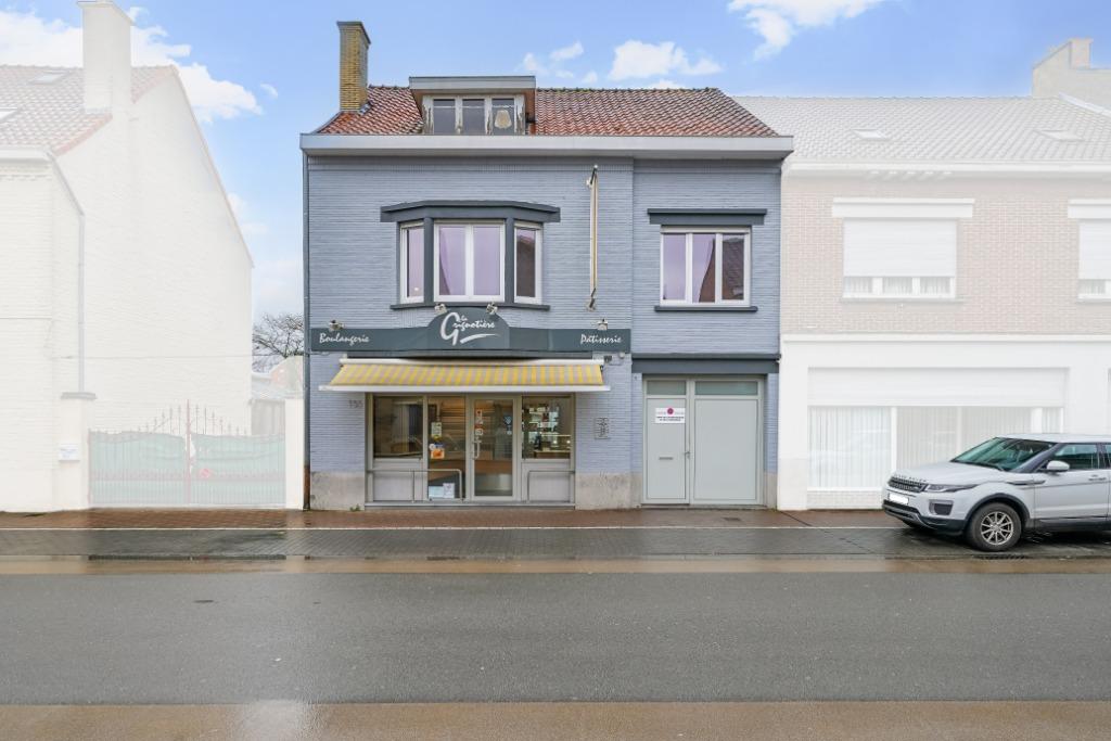Superbe ensemble immobilier avec commerce et habitation, Habitation avec espace professionnel, COMINES, 480 kWh/m²/an, 200 à 500 m²