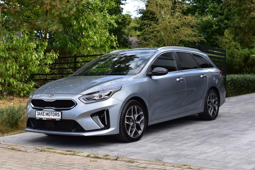 Kia Ceed /4 PNEUS HIVER NEUFS OFFERTS!, Autos, Kia, Cuir, Argent ou Gris, Achat, Entreprise