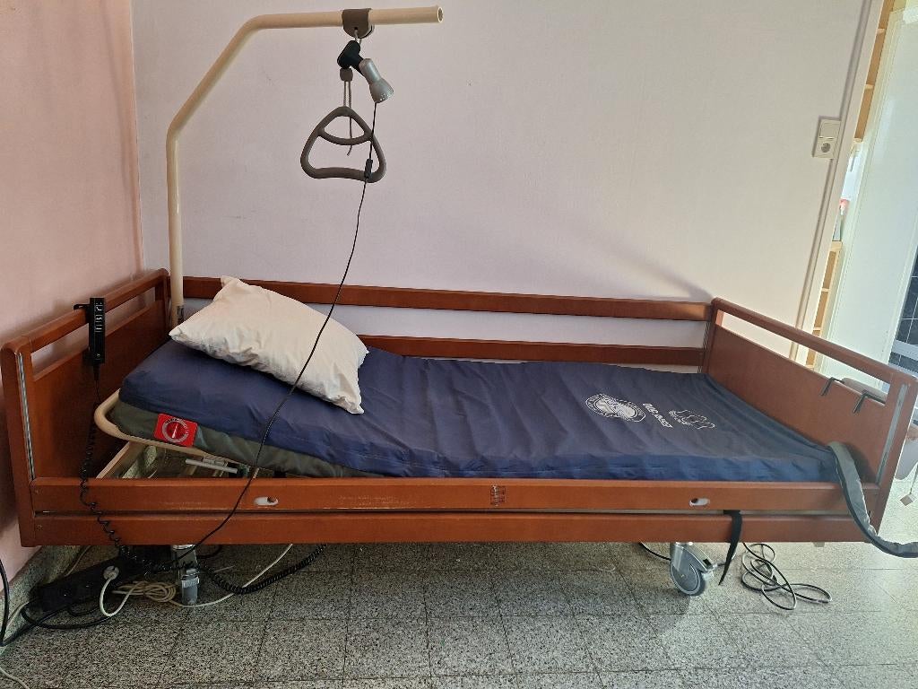 Elektrisch ziekenhuisbed, Diversen, Ophalen, Gebruikt