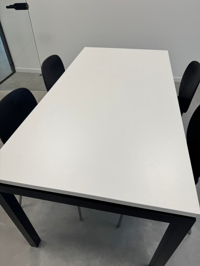 Bureau tafel, Ophalen, Zo goed als nieuw