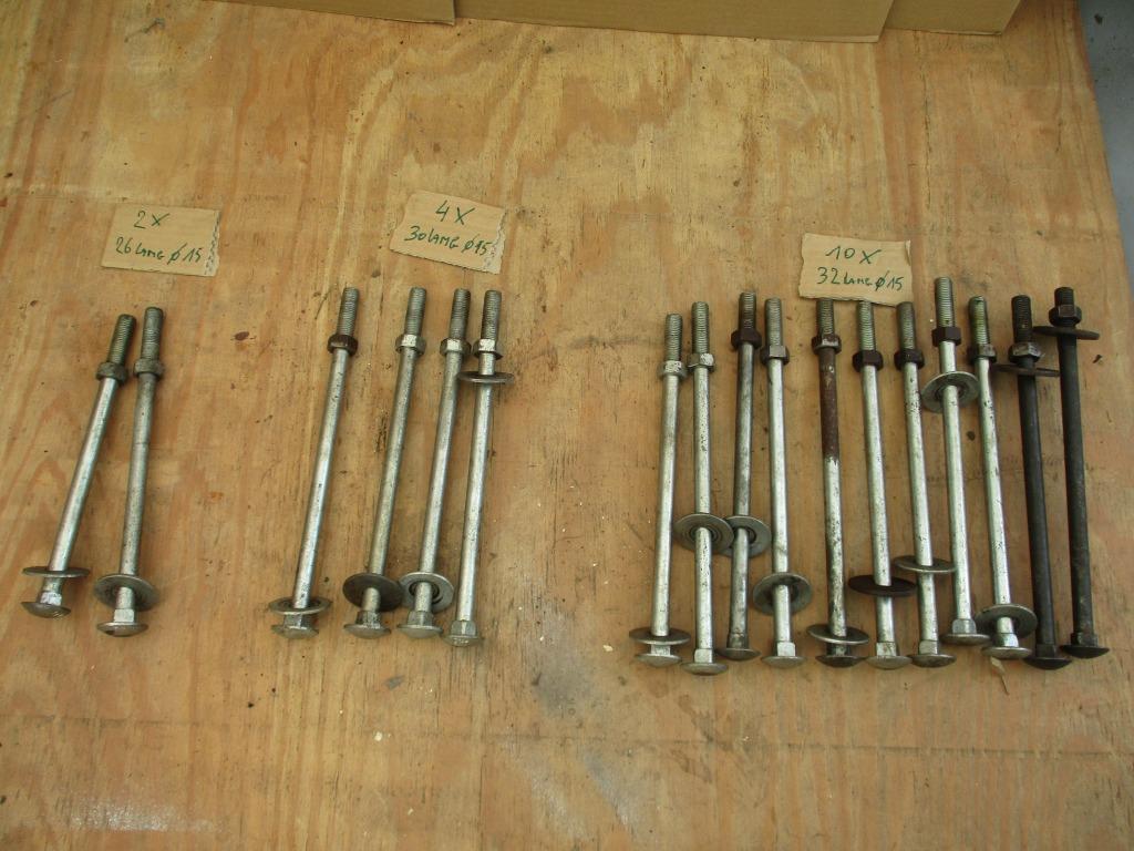 16 stuks bolkop bouten , met moeren en rondellen, Ophalen, Zo goed als nieuw, 250 mm of meer, Schroeven