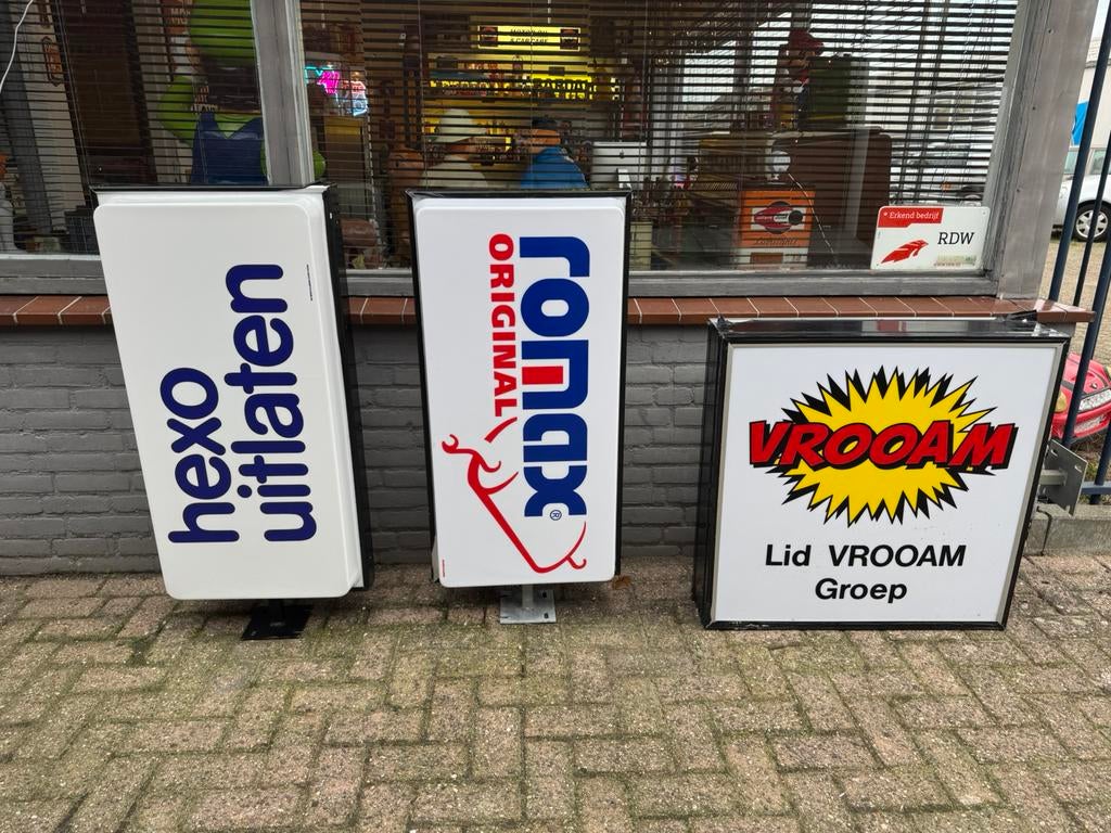 Oude Vintage garage lichtbakken, Verzamelen, Ophalen, Gebruikt, Lichtbak of (neon) lamp