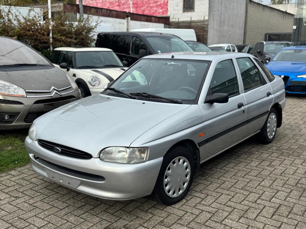 FORD ESCORT // BENZINE, Auto's, Ford, Escort, Stof, Bedrijf, 1400 cc
