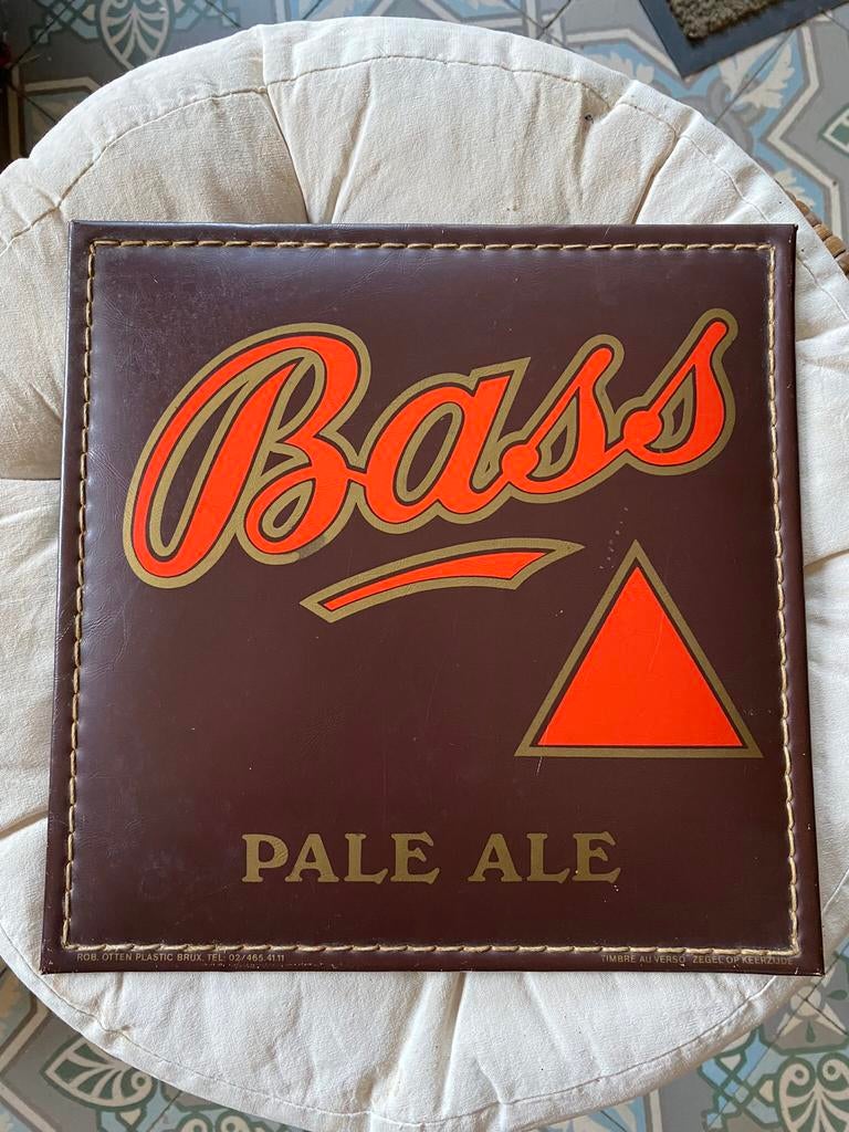 Cadre pub Bass ancien, Comme neuf