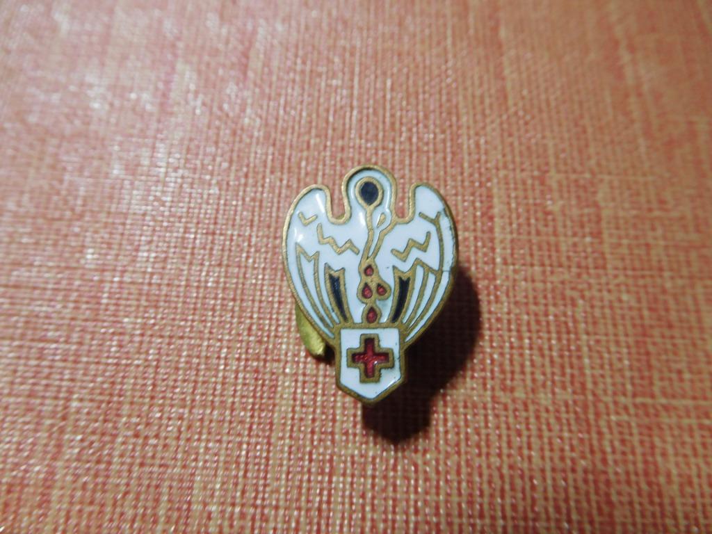 Boutonnière de la CRoix-Rouge, Enlèvement ou Envoi, Utilisé, Autres sujets/thèmes
