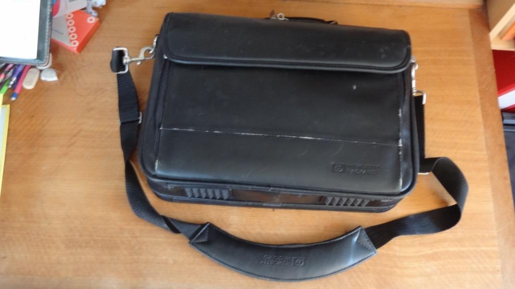 sac pour laptop HP en cuir, Computers en Software, Laptoptassen, Ophalen, 15 inch, Gebruikt, Schoudertas